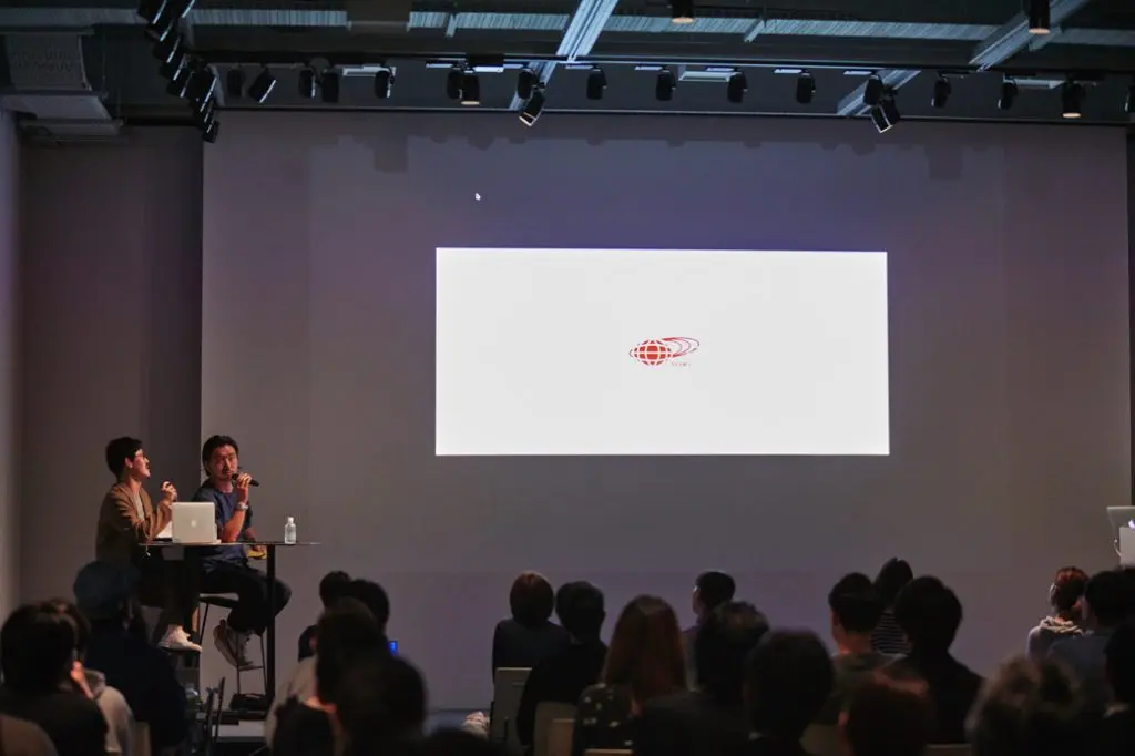 ビームス コミュニケーションディレクターの土井地博さん（右）と『MilK JAPON』の星本和容編集長