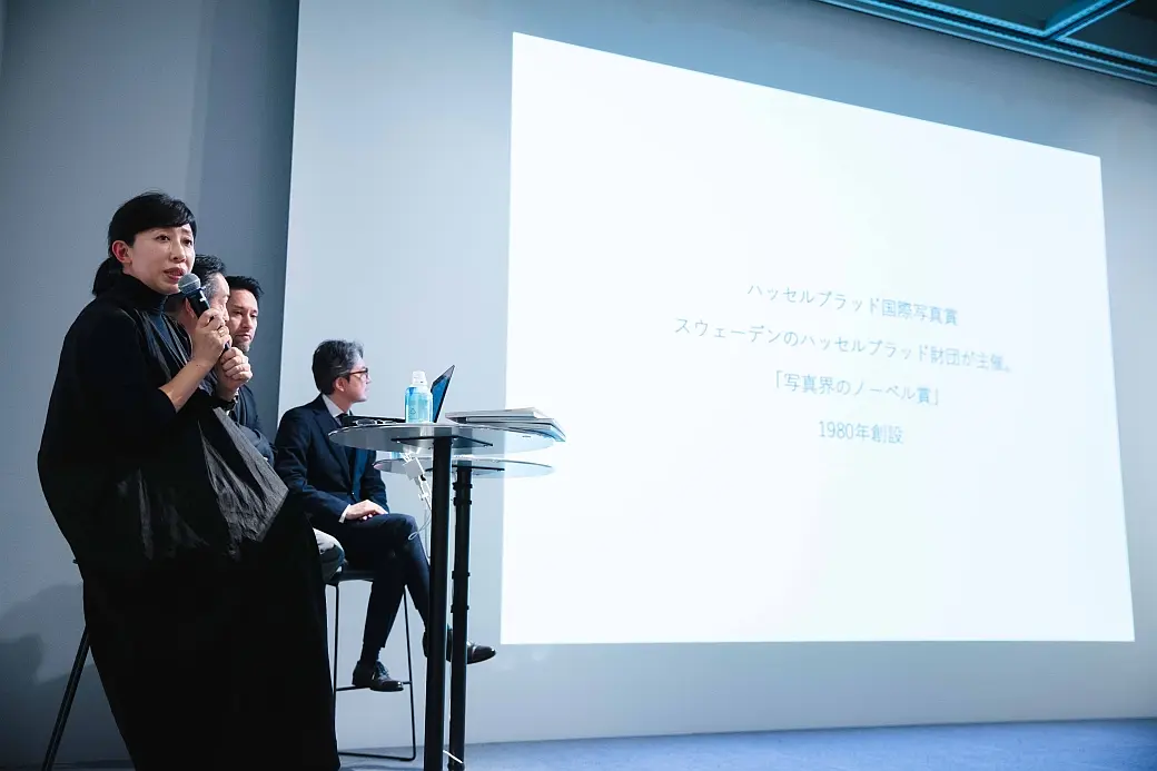 『IMA』エディトリアルディレクターの太田睦子（左）