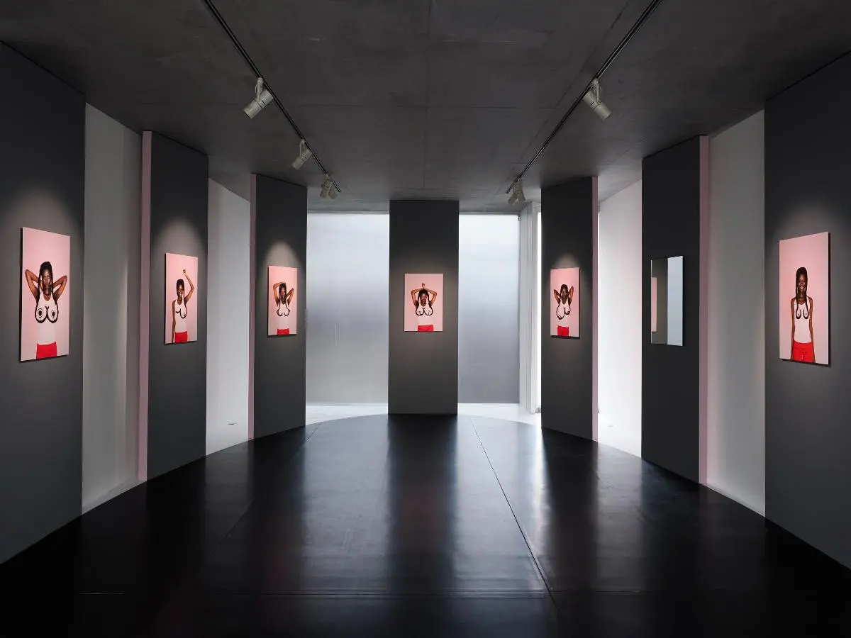 レティシア・キー3階の展示風景。