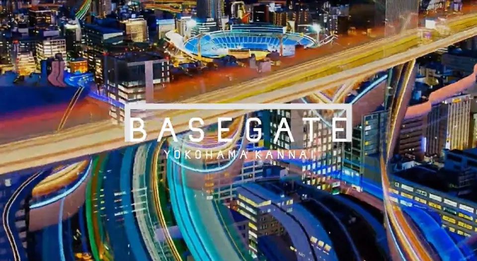 「BASEGATE横浜関内」｜大型サイネージ用アート動画 プロデュース事例