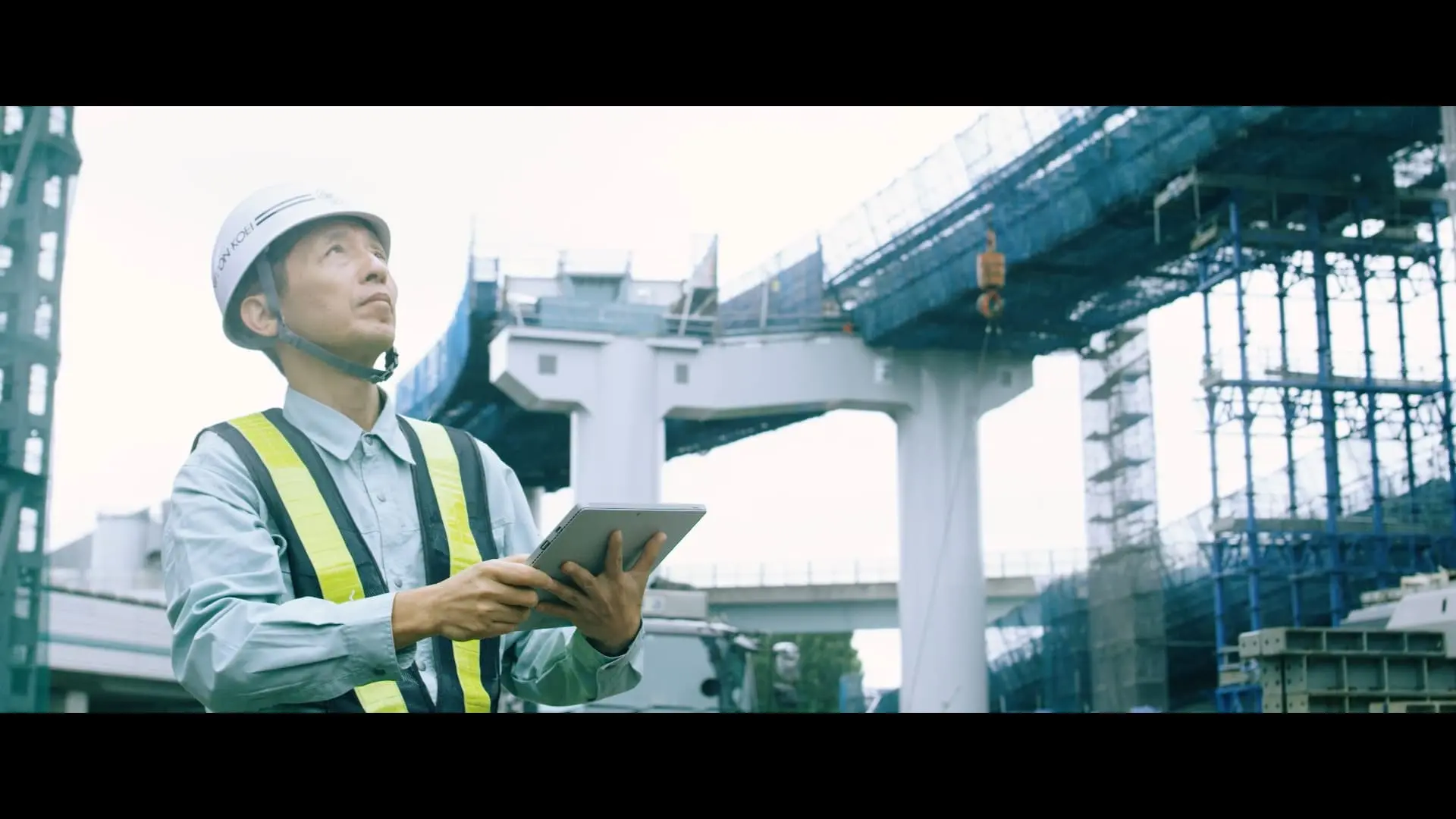 人の空気感で企業の強みを語る。日本工営が映像に込めた思い