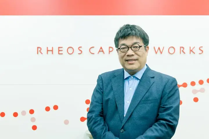 レオス藤野社長インタビュー、社長の顔写真の有無が株価に影響する