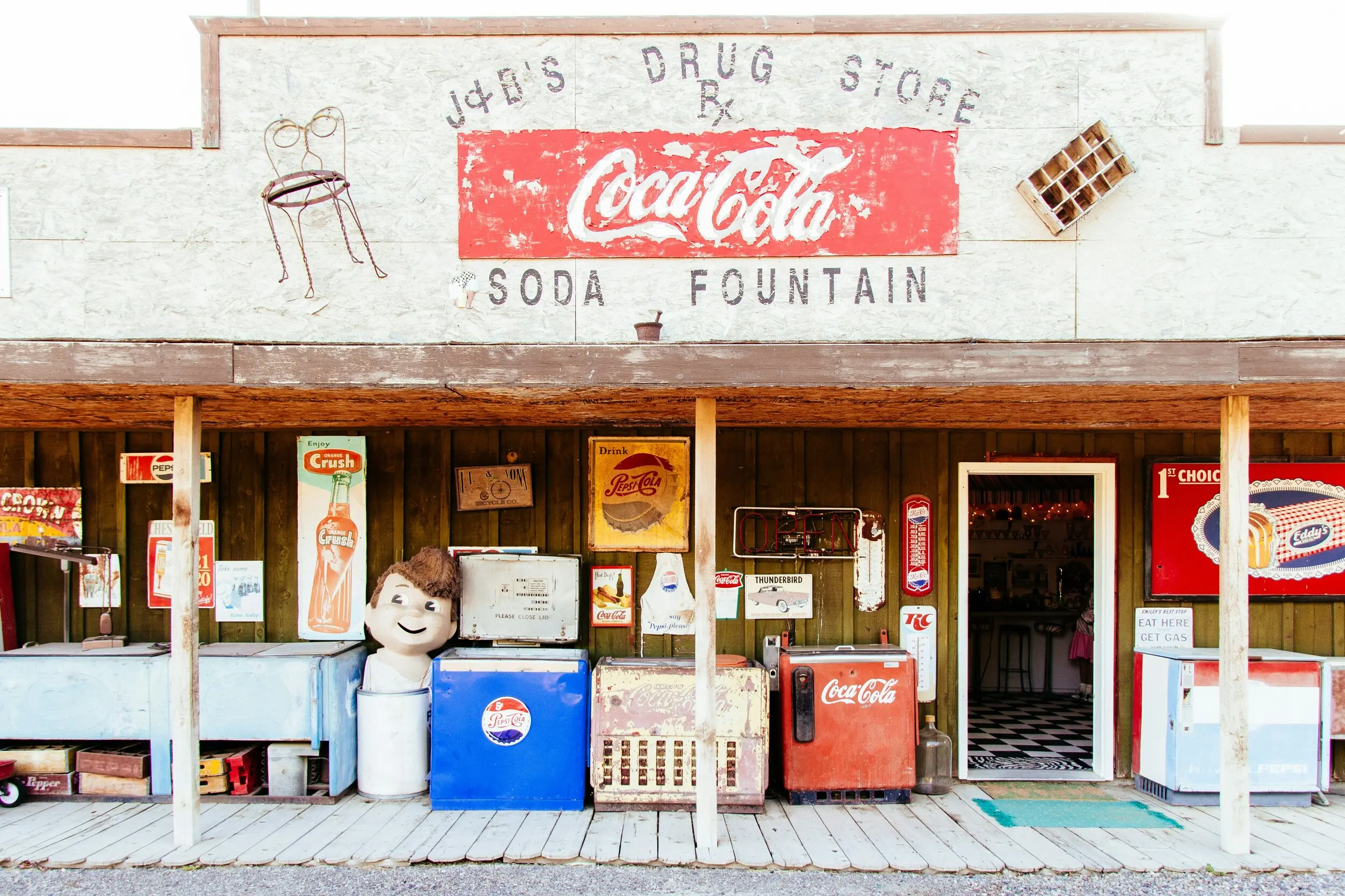 コカ・コーラやVOGUEなどブランド別に見る、画像生成AIを用いた広告クリエイティブ事例